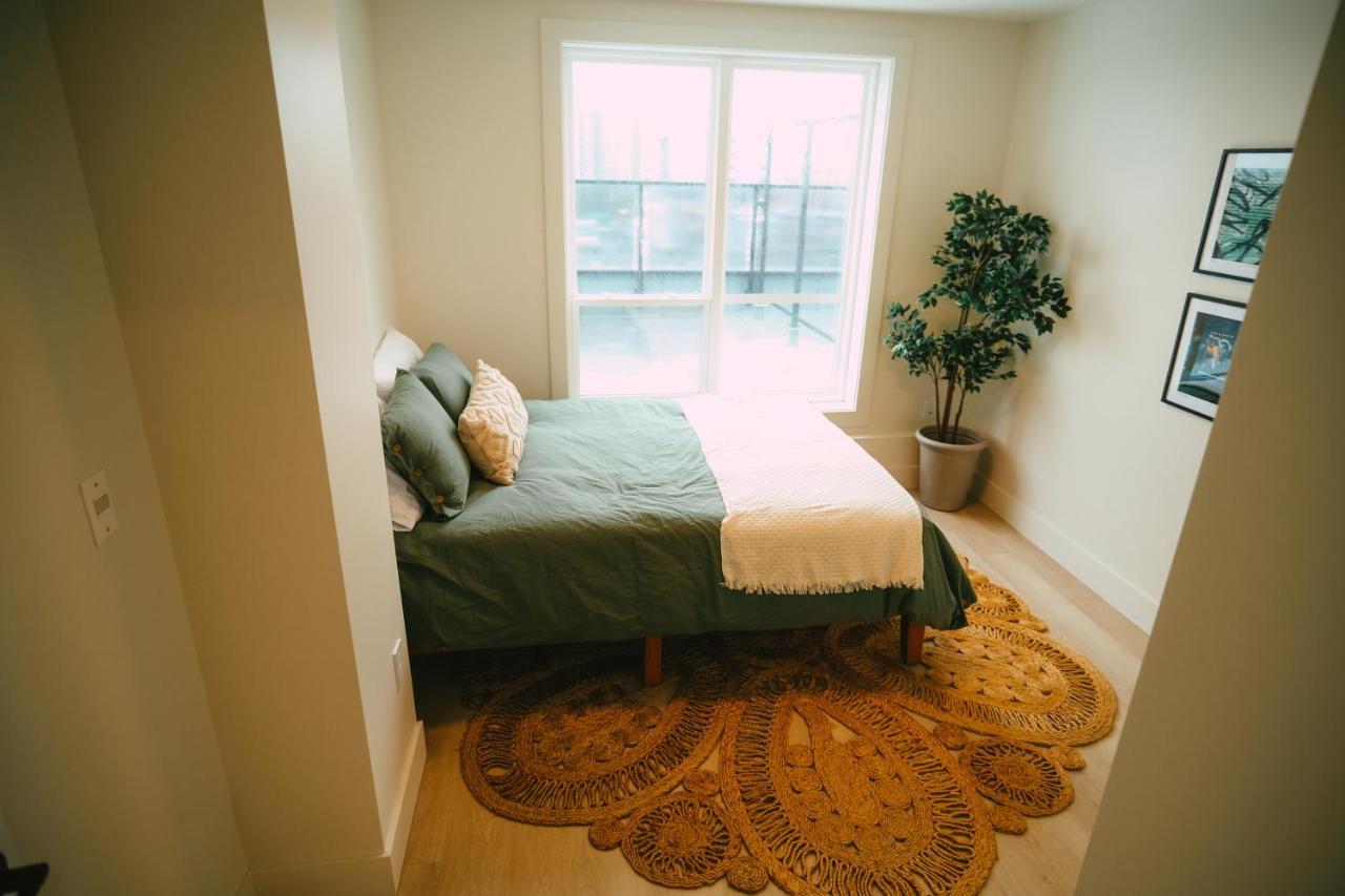 Chic Cozy Retreat - 2Br - Stunning North End Views Apartment Халифакс Екстериор снимка